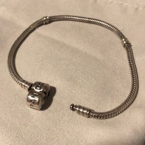 Original clasp Pandora bracelet